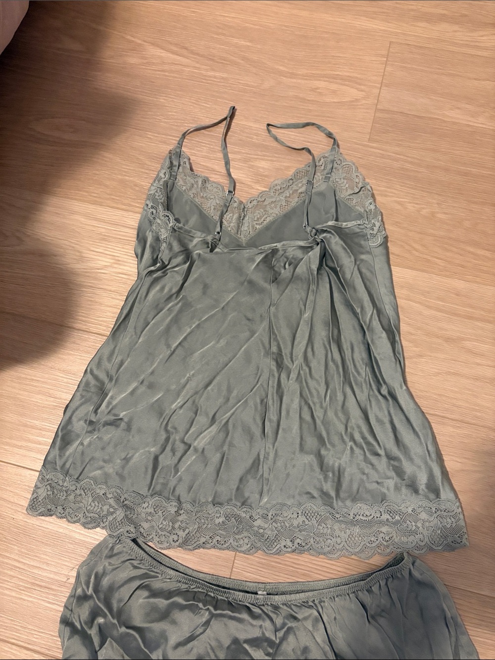 Intimissimi Lace-Trim Silk Cami & Short Sleep Set in Sage Green - Picture 2 of 2